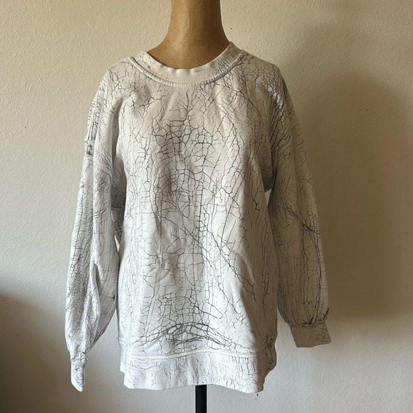 Lululemon sz 8 Perfectly oversized Crew thread dye white black great pre owned - Picture 2 of 7